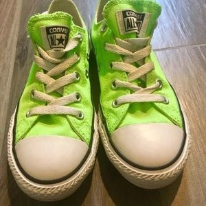 Girls converse